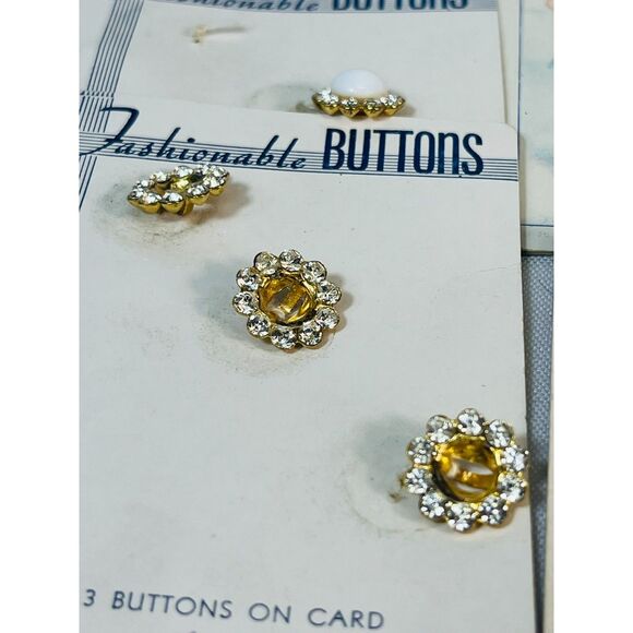 Vintage Buttons Lot Le Chic Lansing Pearls Ultracraft - Picture 6 of 9
